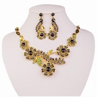 Colier si cercei set bijuterii fashion placate cu aur galben 18k si cristale#1