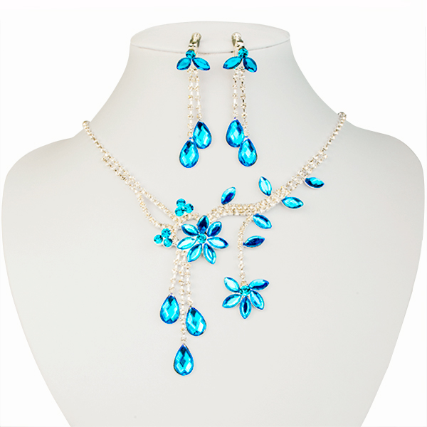 Safiria SET bijuterii fashion colier si cercei placate cu Argint 925 si cristale Safiria SET bijuterii fashion colier si cercei placate cu Argint 925 si cristale